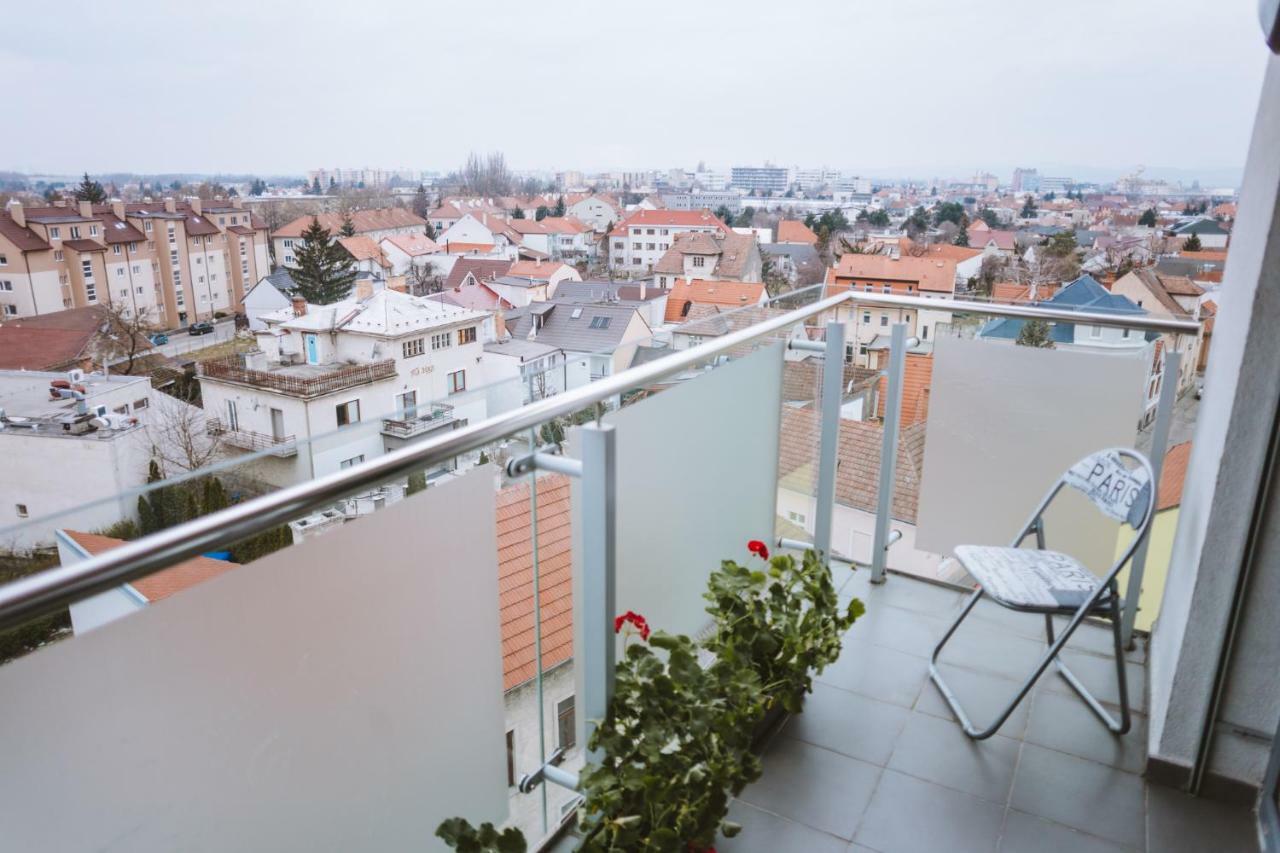 Design Apartment, The City Centre Close To The Health Spa Piest'any Eksteriør bilde