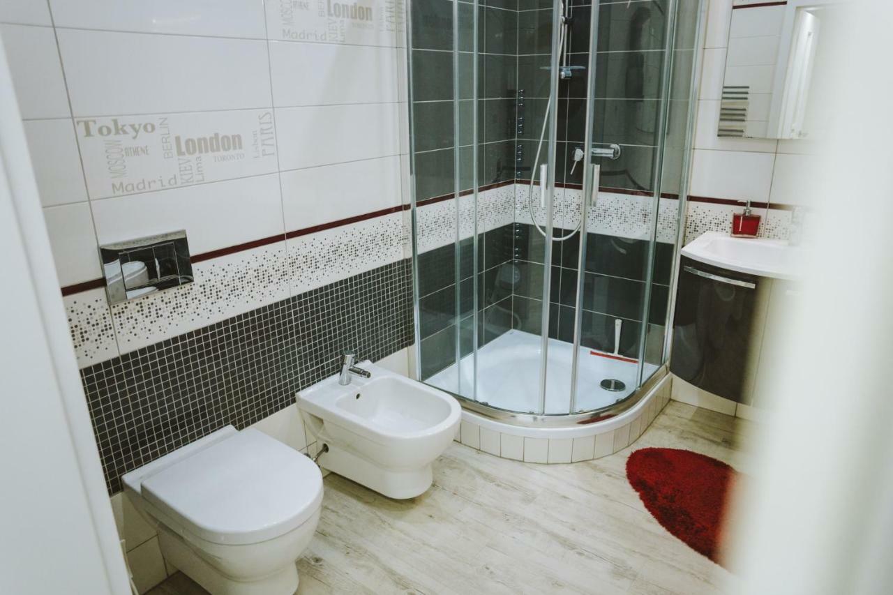 Design Apartment, The City Centre Close To The Health Spa Piest'any Eksteriør bilde