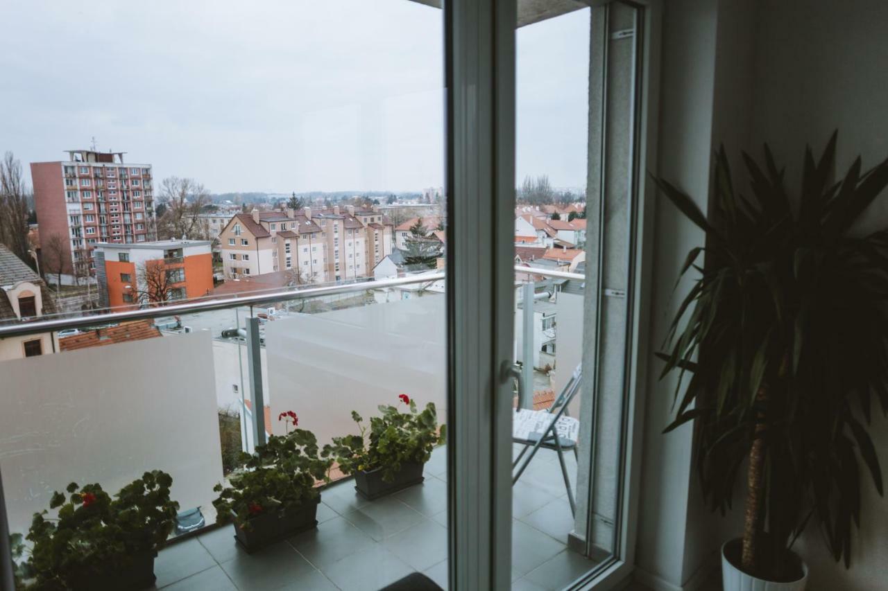 Design Apartment, The City Centre Close To The Health Spa Piest'any Eksteriør bilde