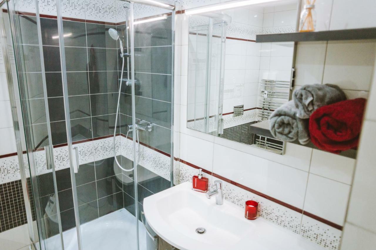 Design Apartment, The City Centre Close To The Health Spa Piest'any Eksteriør bilde