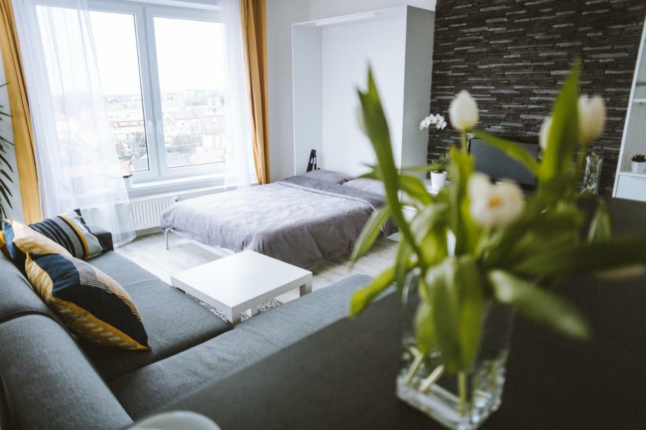 Design Apartment, The City Centre Close To The Health Spa Piest'any Eksteriør bilde