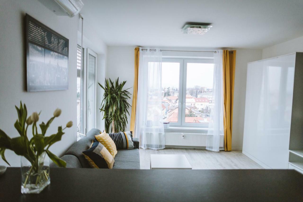 Design Apartment, The City Centre Close To The Health Spa Piest'any Eksteriør bilde