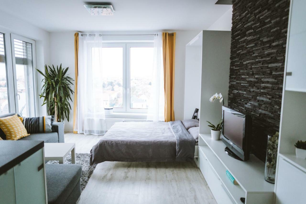 Design Apartment, The City Centre Close To The Health Spa Piest'any Eksteriør bilde